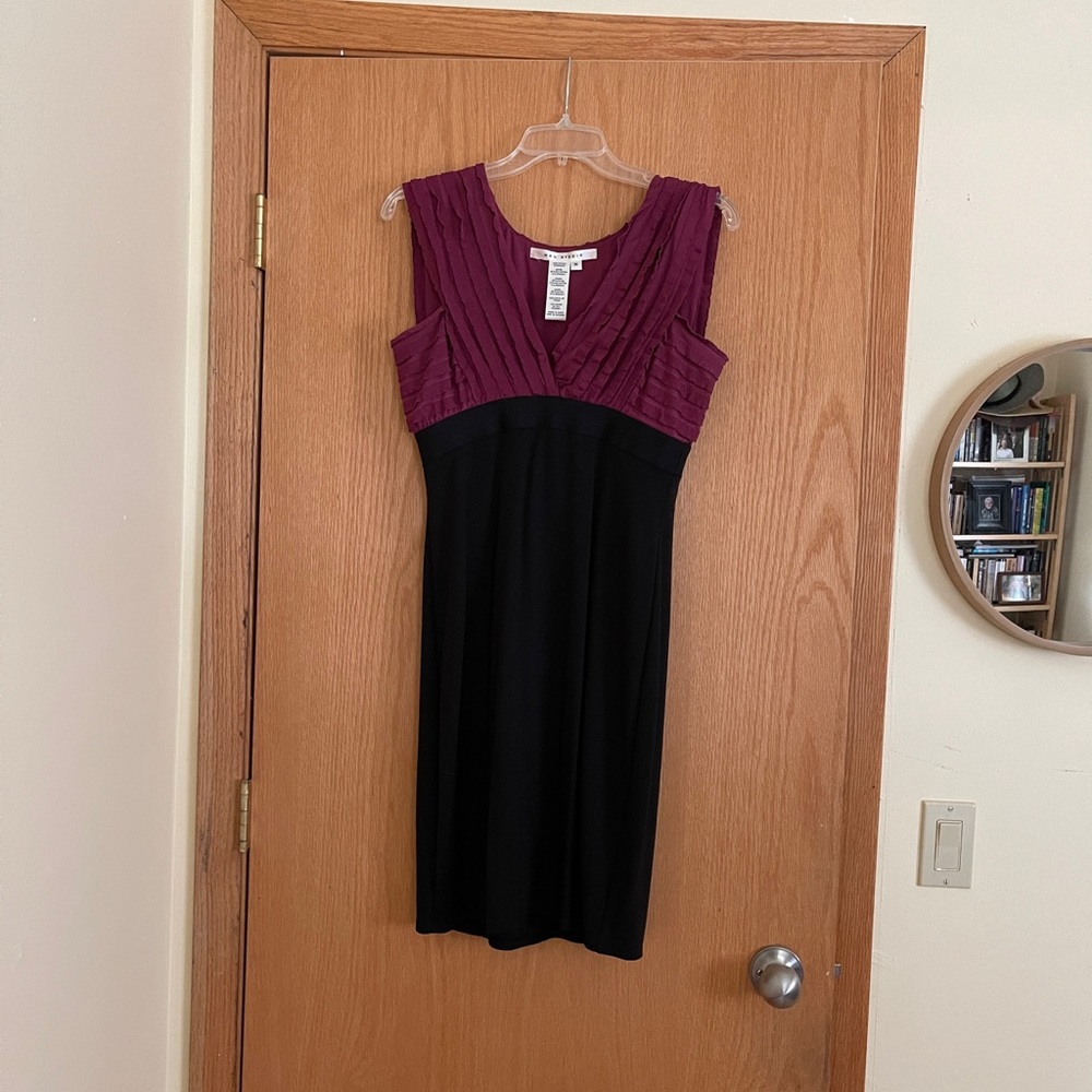 Max Studio size M knee length dress v neck sleeveless top